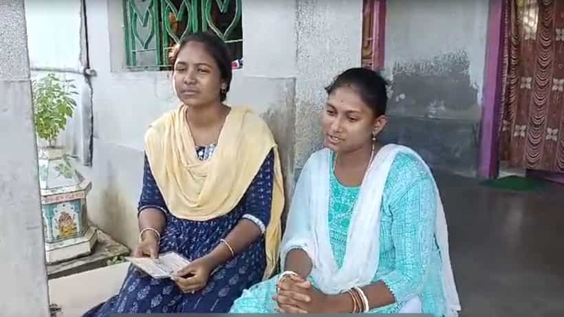 Aadhaar Card Problem: কার্ড আলাদা, নম্বর এক! আজব বিভ্রাটে জয়শ্রী-বনশ্রী, রাঁচি গিয়েও হল না সুরাহা