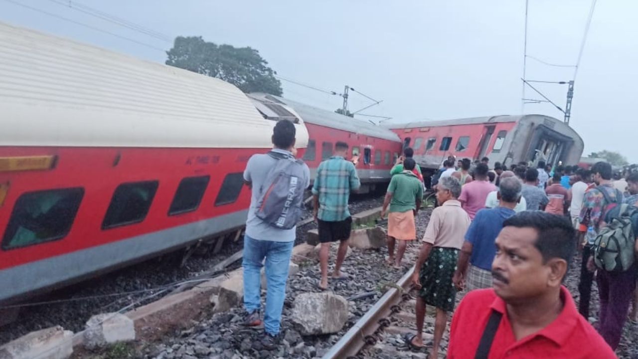 Rail Accident: চক্রধরপুরে ভয়াবহ রেল দুর্ঘটনা,নিহত ২; হাওড়া থেকে রওনা দিয়েছিল ট্রেন