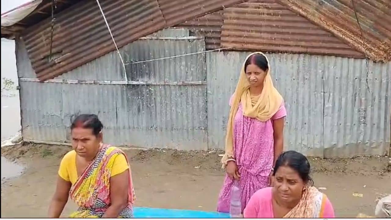 Malda: রাত নেই দিন নেই যখন তখন দুয়ারে কড়া নাড়ছে মহানন্দা, দরজা খুললেই...