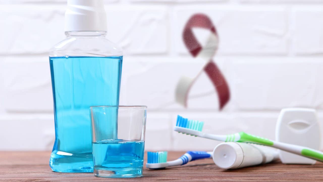 Cancer From Mouthwash: দাঁতের যত্ন নিতে গিয়ে ডেকে আনছেন ক্যানসার?