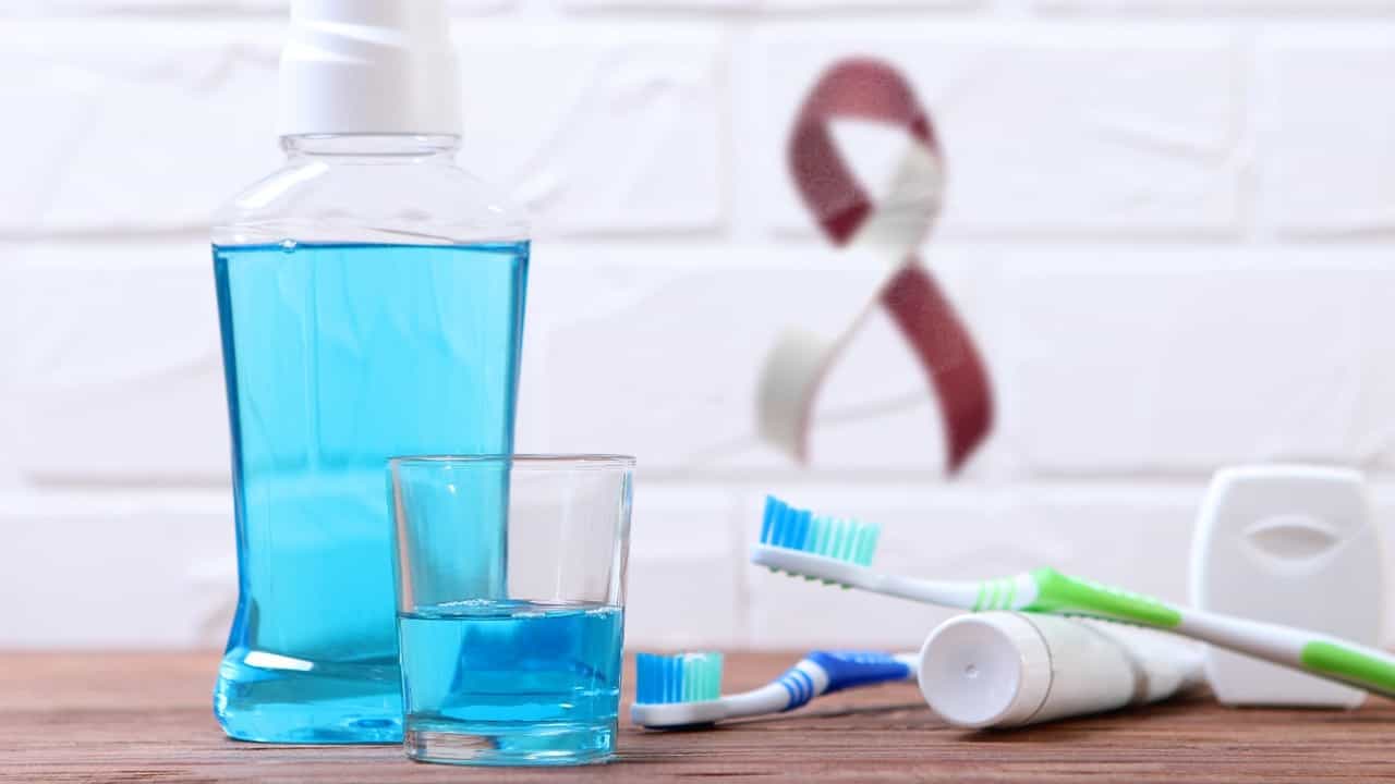 Cancer From Mouthwash: দাঁতের যত্ন নিতে গিয়ে ডেকে আনছেন ক্যানসার? Cancer From Mouthwash: দাঁতের যত্ন নিতে গিয়ে ডেকে আনছেন ক্যানসার?