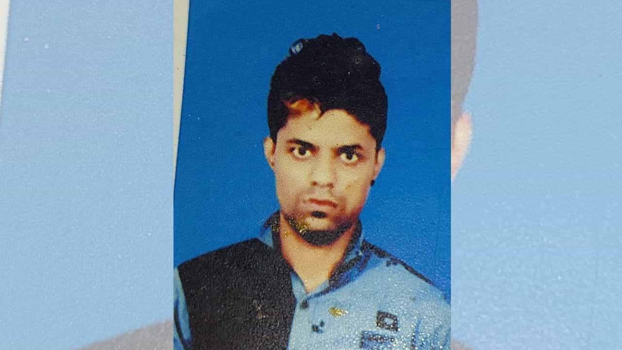 Howrah Murder: স্ত্রী অন্তঃসত্ত্বা, ভাড়া নিয়ে স্বামীর সঙ্গে ঝগড়া, পেটে ছুরি ঢুকিয়ে নাড়িভুঁড়ি বের করে দিল রিক্সাচালক Howrah Murder: স্ত্রী অন্তঃসত্ত্বা, ভাড়া নিয়ে স্বামীর সঙ্গে ঝগড়া, পেটে ছুরি ঢুকিয়ে নাড়িভুঁড়ি বের করে দিল রিক্সাচালক