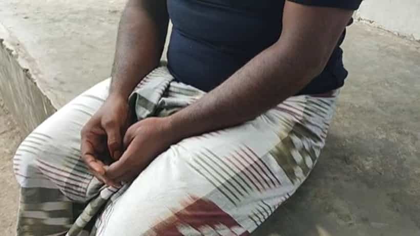 Murshidabad: উলঙ্গ করে মলদ্বারে লঙ্কার গুঁড়ো ছেটায়..., সেলুনের লাইনের ঝামেলা নিয়ে পুলিশের বিরুদ্ধে উঠল ভয়ঙ্কর অভিযোগ