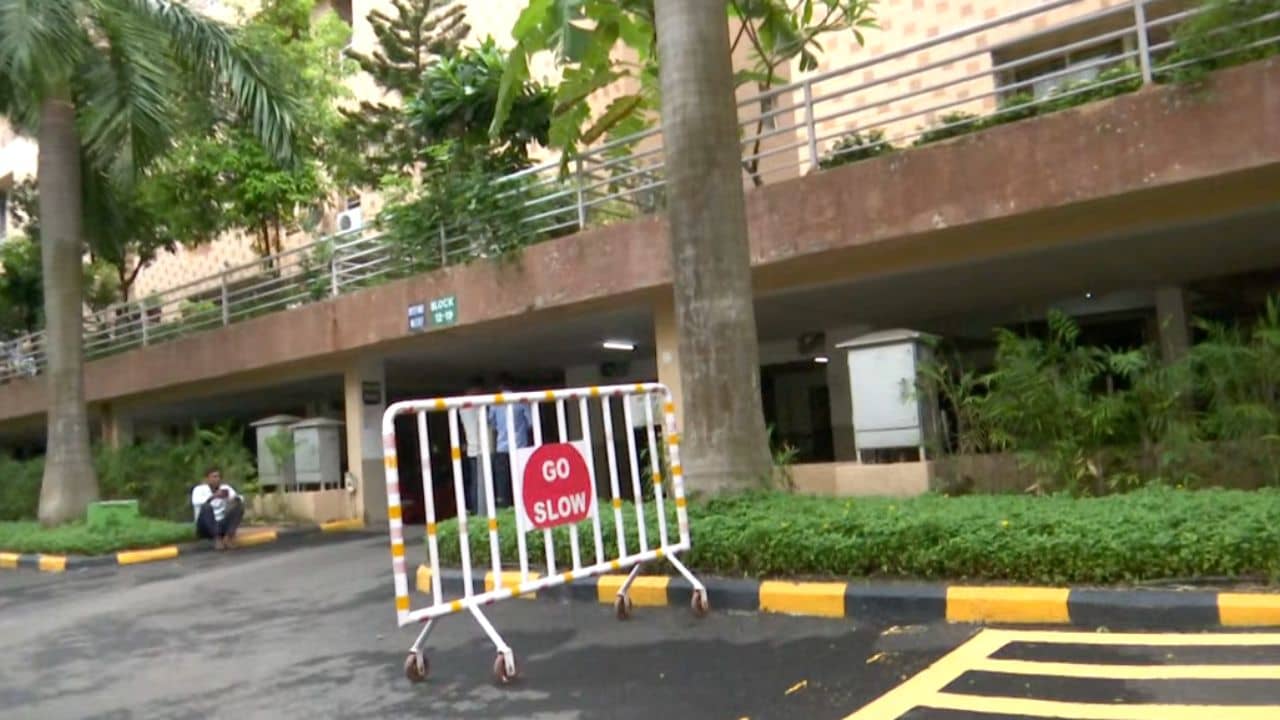 NEET: নিট প্রশ্নপত্র ফাঁস কাণ্ডে কলকাতা যোগ, এবার নিউটাউনের ফ্ল্যাটে হানা CBI-এর