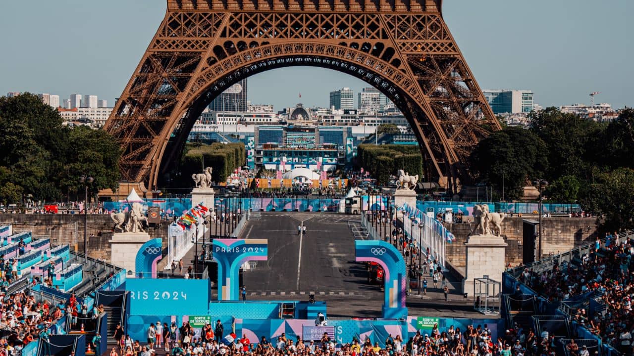 Paris Olympics 2024: প্যারিসে খাওয়ার খরচই জোটেনি মনু-সিন্ধুদের সাপোর্ট স্টাফদের!