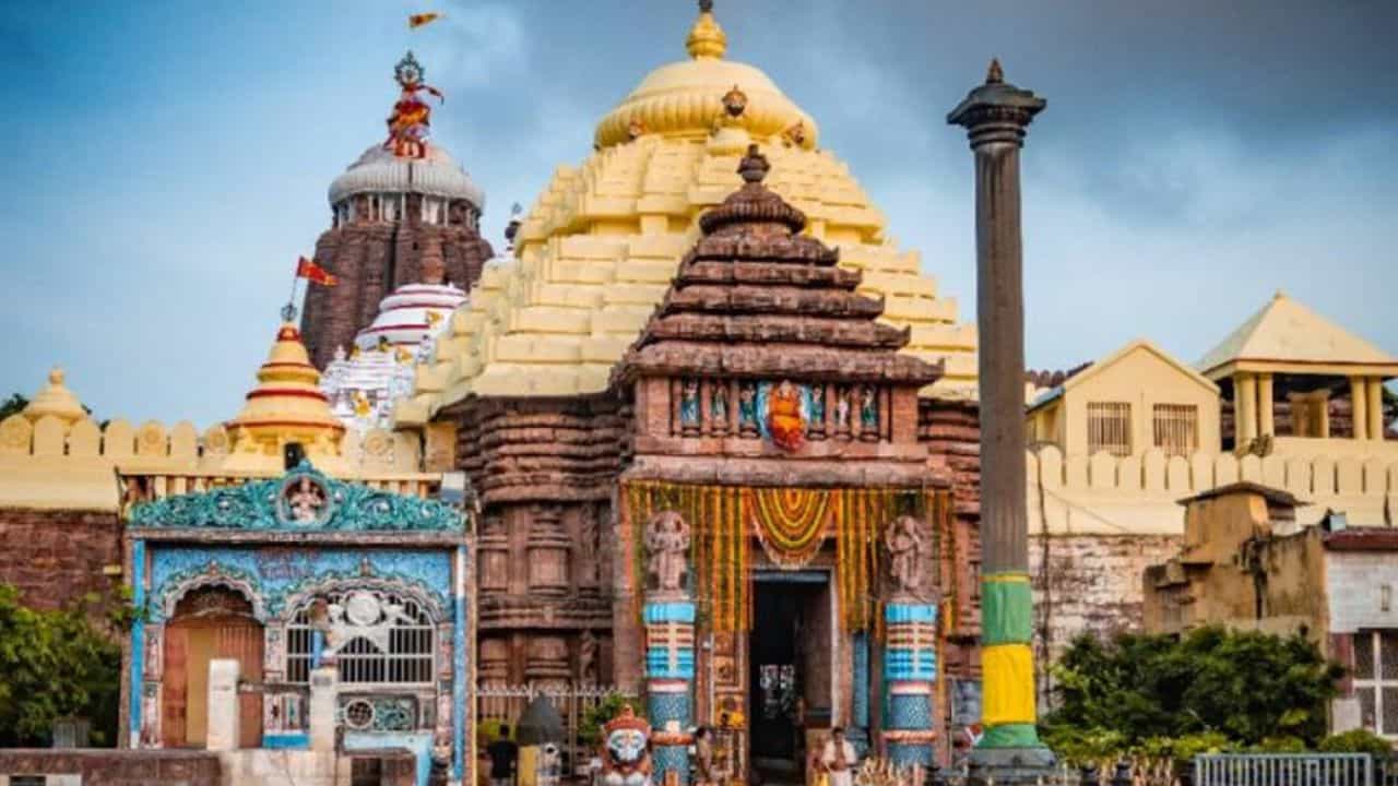 Puri Jagannath Temple: পুরীর জগন্নাথ মন্দিরে অহিন্দু, বিদেশিদের প্রবেশ নিষেধ, কেন জানেন? Puri Jagannath Temple: পুরীর জগন্নাথ মন্দিরে অহিন্দু, বিদেশিদের প্রবেশ নিষেধ, কেন জানেন?