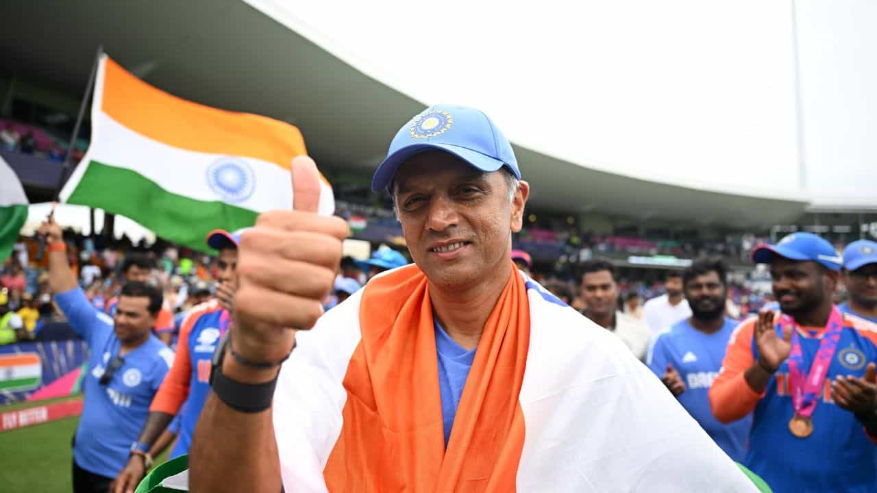 Rahul Dravid: জাতীয় দলে 'প্রাক্তন', আগামী IPL-এ কোন টিমের দায়িত্ব নিতে পারেন রাহুল দ্রাবিড়? Rahul Dravid: জাতীয় দলে 'প্রাক্তন', আগামী IPL-এ কোন টিমের দায়িত্ব নিতে পারেন রাহুল দ্রাবিড়?