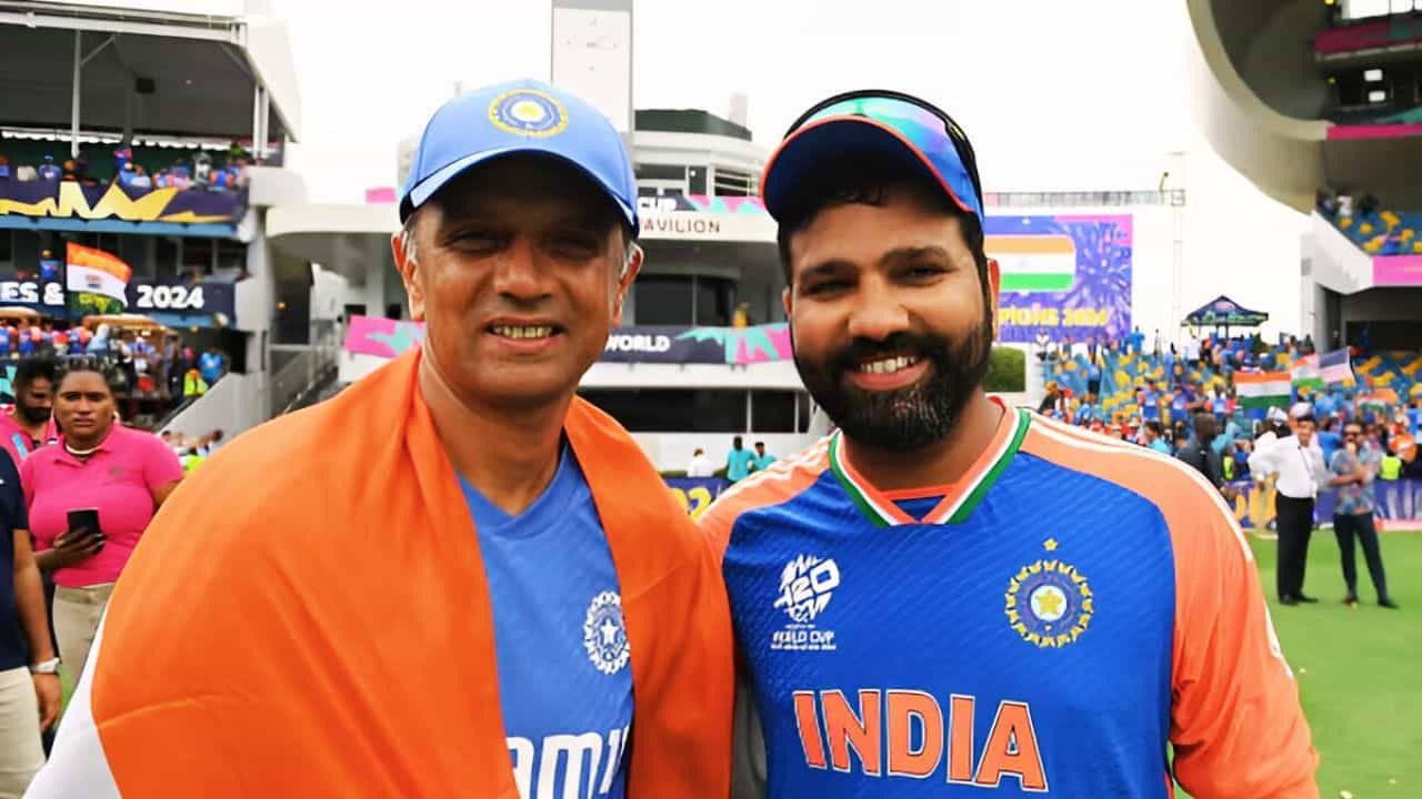 Rohit Sharma: ৭ মাস আগে রোহিতের একটা ফোন... ড্রেসিংরুমে কী ফাঁস করলেন রাহুল দ্রাবিড়? Rohit Sharma: ৭ মাস আগে রোহিতের একটা ফোন... ড্রেসিংরুমে কী ফাঁস করলেন রাহুল দ্রাবিড়?