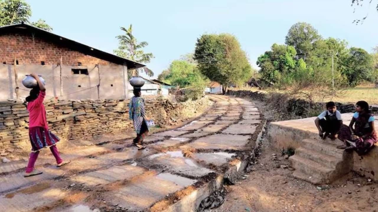 গ্রামীণ উন্নয়ন বা রুরাল ডেভেলপমেন্টের জন্য ২ লক্ষ ৬৫ হাজার ৮০৮ কোটি টাকা। সুবিশাল ভারতবর্ষে গ্রামীণ এলাকা সবথেকে বেশি। তাই গ্রামীণ এলাকার উন্নতি ছাড়া দেশের সার্বিক উন্নতি সম্ভব নয়। 