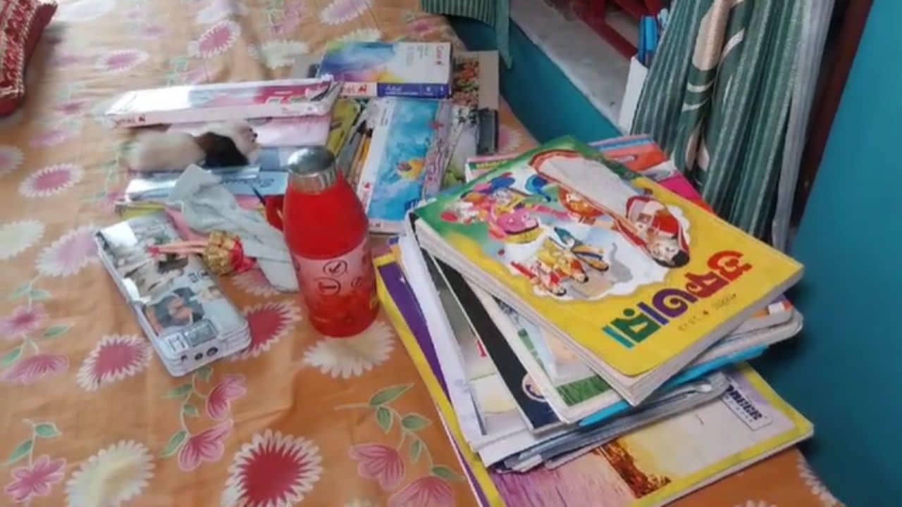 Uluberia: BTS-এ আসক্ত, ফাঁকা বাড়িতে এক মাত্র সন্তানকে ওই অবস্থায় দেখে বাকরুদ্ধ শিক্ষক দম্পতি