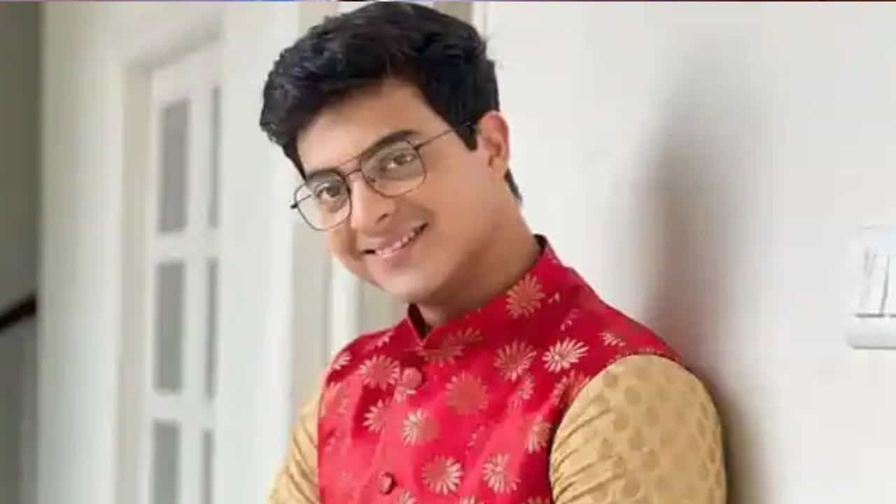 সাপকে শরীরে জড়িয়ে চুমু, দিব্যজ্যোতির ভিডিয়ো দেখলে শিউরে উঠবেন সাপকে শরীরে জড়িয়ে চুমু, দিব্যজ্যোতির ভিডিয়ো দেখলে শিউরে উঠবেন