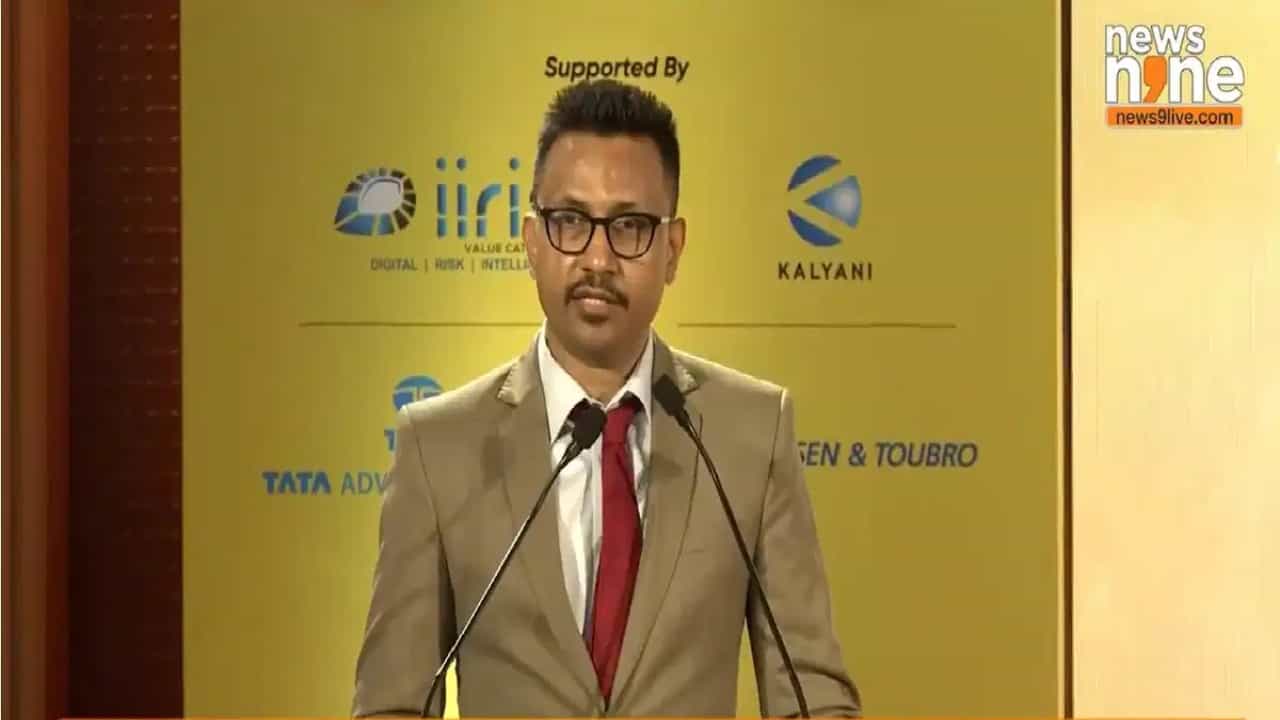 'যুদ্ধ শুধু যুদ্ধক্ষেত্রে হয় না...', নিউজ৯ কার্গিল অনার্স অনুষ্ঠানে বললেন TV9-এর MD তথা CEO বরুণ দাস 'যুদ্ধ শুধু যুদ্ধক্ষেত্রে হয় না...', নিউজ৯ কার্গিল অনার্স অনুষ্ঠানে বললেন TV9-এর MD তথা CEO বরুণ দাস