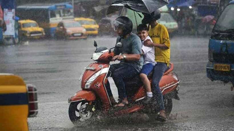 Weather Update: কোন কোন জেলায় বাড়বে বৃষ্টির দাপট, কোন কোন জেলা থাকবে শুকনো, কী বলছে হাওয়া অফিস