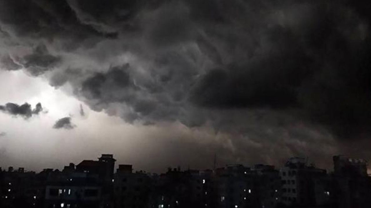 Weather Update: বাংলার আকাশে কালো মেঘ, হাওয়া অফিস দিল বড় খবর