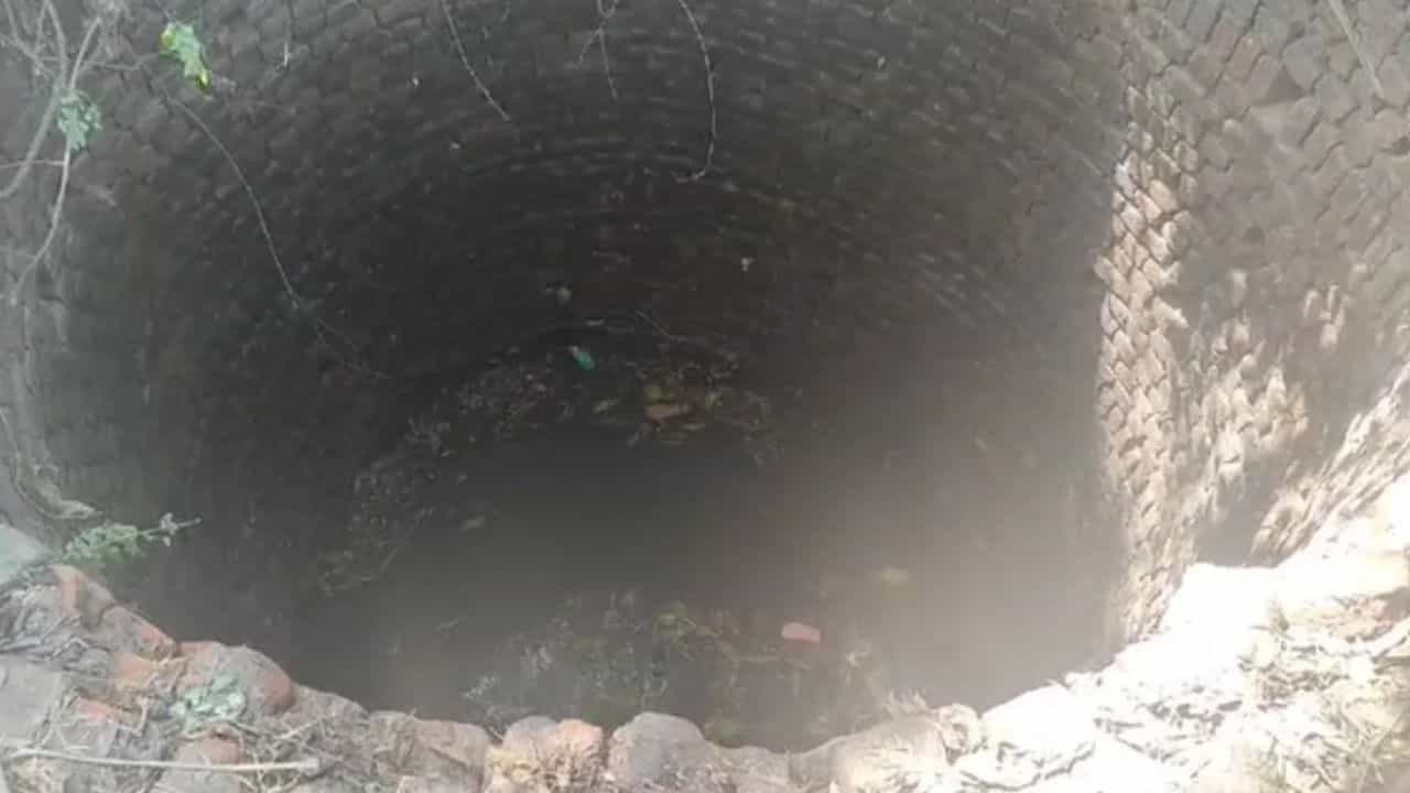 Woman drowns 4 children in well: চার সন্তানকে নিয়ে কুয়োয় ঝাঁপ মহিলার, মা বাঁচলেও মৃত্যু ৪ শিশুর