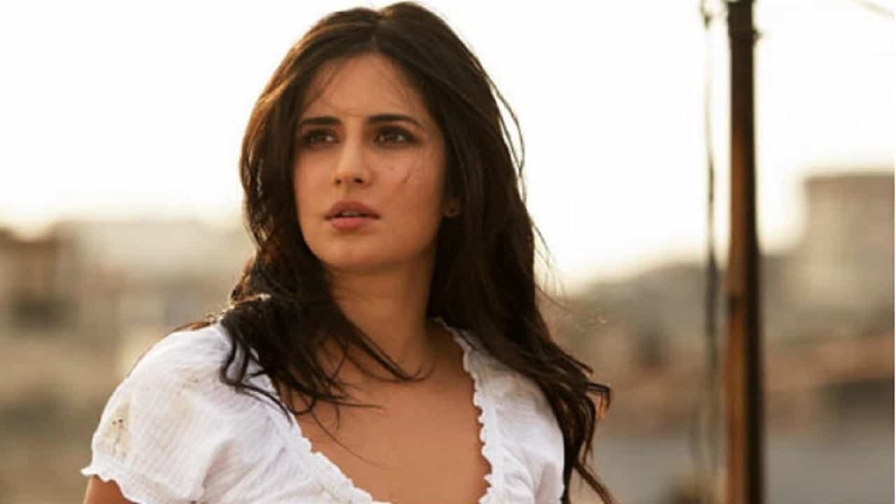 Katrina Kaif: বলিউড অভিনেতাকে আচমকাই সপাটে চড়, ক্যাটরিনার কাণ্ড দেখে অবাক... Katrina Kaif: বলিউড অভিনেতাকে আচমকাই সপাটে চড়, ক্যাটরিনার কাণ্ড দেখে অবাক...