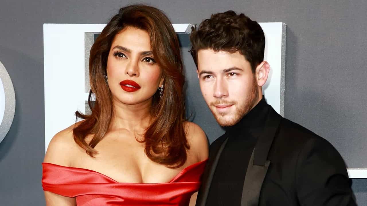 Priyanka Chopra: নিককে অপছন্দ? 'আমার বিয়ের সিদ্ধান্তে মা খুব কষ্ট পান', এ কী বললেন প্রিয়াঙ্কা Priyanka Chopra: নিককে অপছন্দ? 'আমার বিয়ের সিদ্ধান্তে মা খুব কষ্ট পান', এ কী বললেন প্রিয়াঙ্কা