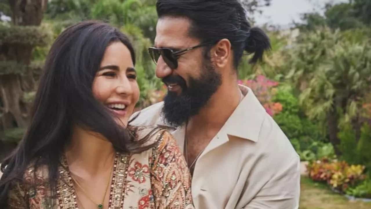 এই কারণেই কী ভিকির সঙ্গে ঘর বাঁধেন ক্যাটরিনা? কোন সত্যি সামনে আনলেন ভিকি... এই কারণেই কী ভিকির সঙ্গে ঘর বাঁধেন ক্যাটরিনা? কোন সত্যি সামনে আনলেন ভিকি...