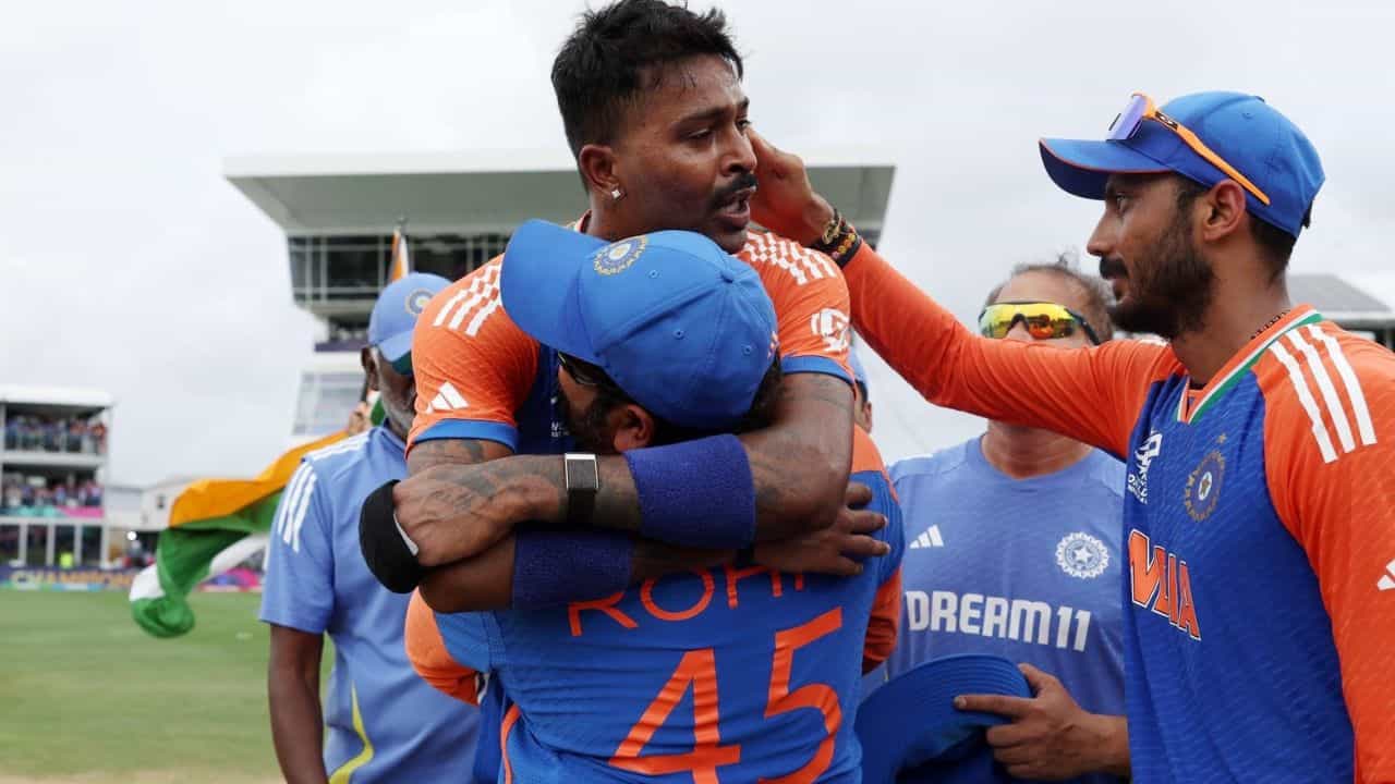 Team India: টি-২০ ক্রিকেটে রোহিতের মসনদে কে, এগিয়ে হার্দিক; দৌড়ে আর কারা? Team India: টি-২০ ক্রিকেটে রোহিতের মসনদে কে, এগিয়ে হার্দিক; দৌড়ে আর কারা?