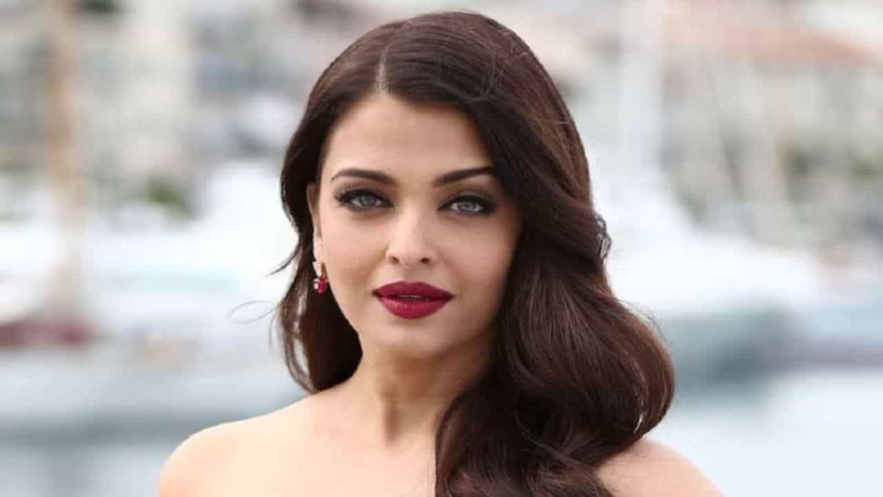 'আমিই সরি বলি!', অভিষেকের সামনে বারবার মাথা নত করেন ঐশ্বর্য... 'আমিই সরি বলি!', অভিষেকের সামনে বারবার মাথা নত করেন ঐশ্বর্য...