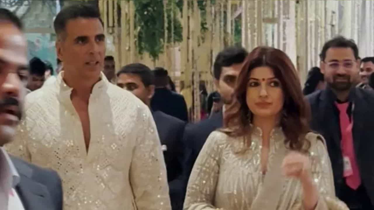 ভাগ্যে ছিল এই! অম্বানির বৌভাতে গিয়ে 'অপমানিত' অক্ষয় কুমার ভাগ্যে ছিল এই! অম্বানির বৌভাতে গিয়ে 'অপমানিত' অক্ষয় কুমার