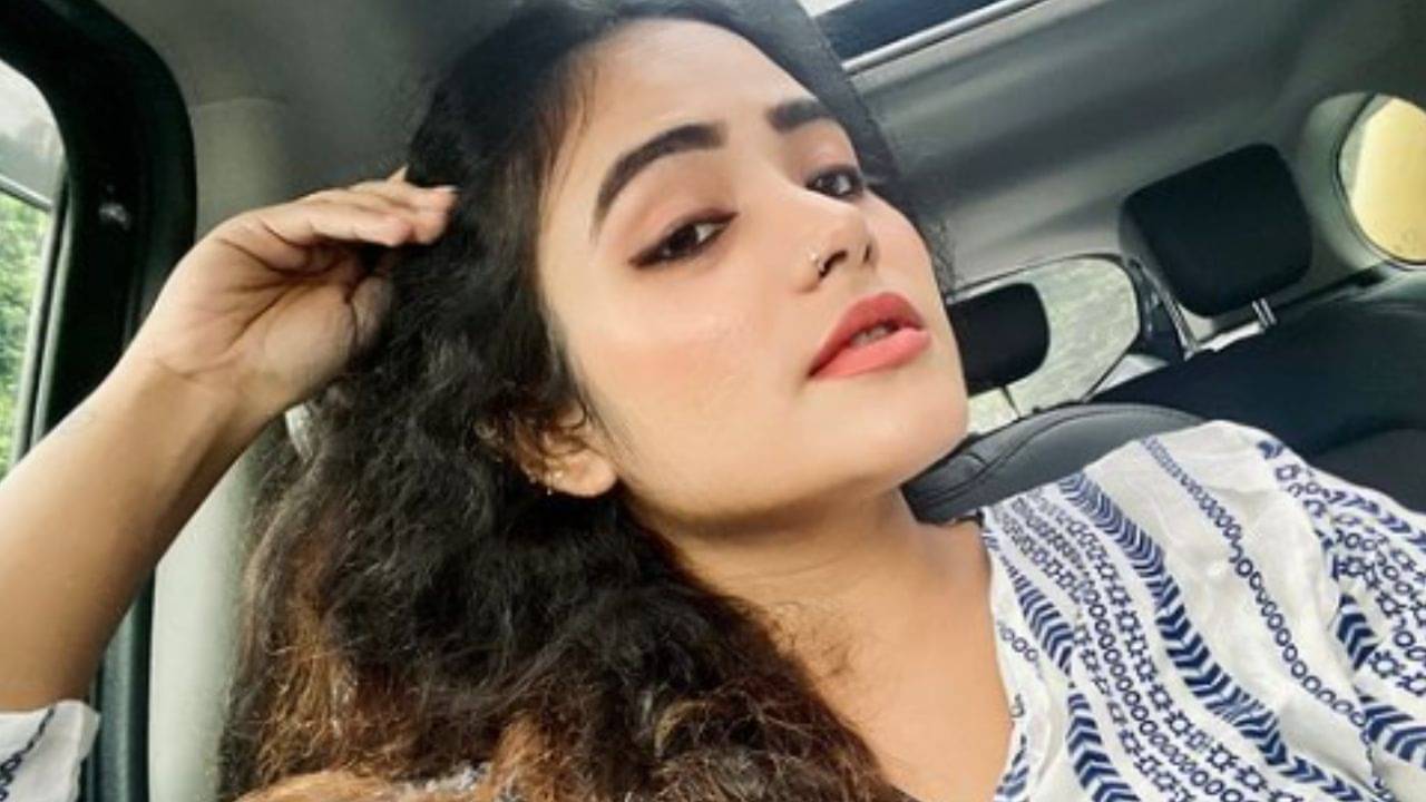 হায়! শীঘ্রই ছিল বিয়ে, তার আগেই স্বজনহারা গায়িকা অন্বেষা