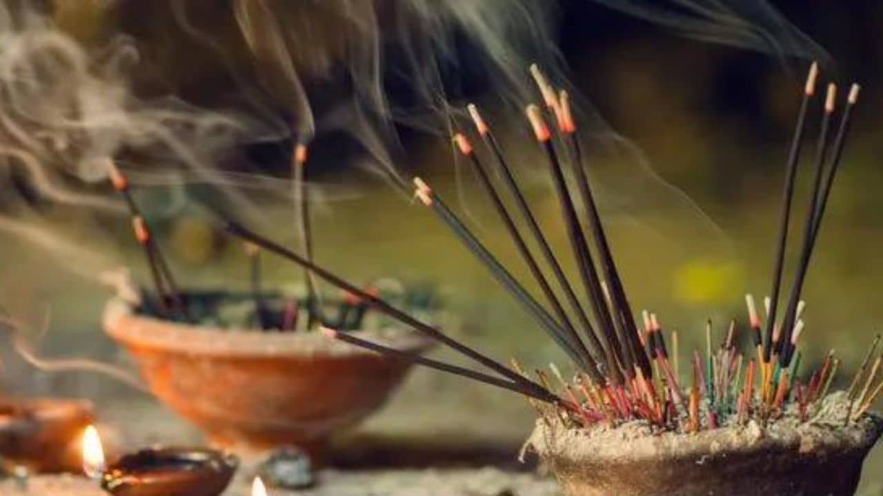 Ashadha Amavasya 2024: পঞ্চাঙ্গ মতে, কবে পড়েছে আষাঢ় অমাবস্যা? দিনের সবচেয়ে শুভ সময় কখন?