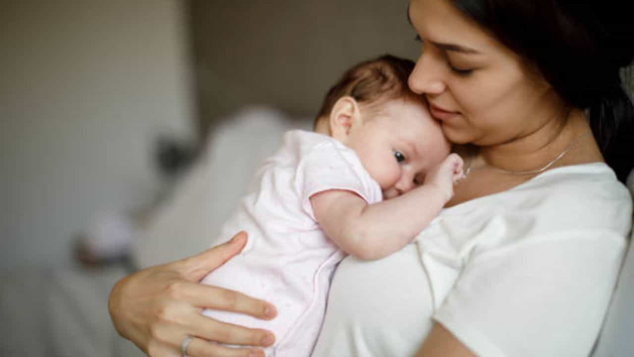 Baby Care Tips: প্রথমবার মা হয়েছেন? শিশুর যত্নে এই ছোট ছোট বিষয়গুলি মাথায় রাখুন Baby Care Tips: প্রথমবার মা হয়েছেন? শিশুর যত্নে এই ছোট ছোট বিষয়গুলি মাথায় রাখুন