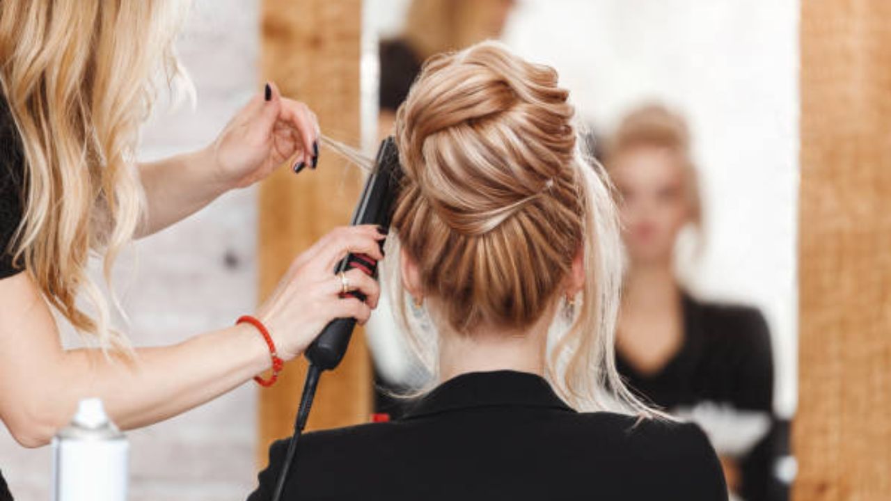 Hair Spa: হেয়ার স্পা কি সকলের চুলের জন্য উপকারী? এর সুবিধা-অসুবিধা জানুন Hair Spa: হেয়ার স্পা কি সকলের চুলের জন্য উপকারী? এর সুবিধা-অসুবিধা জানুন