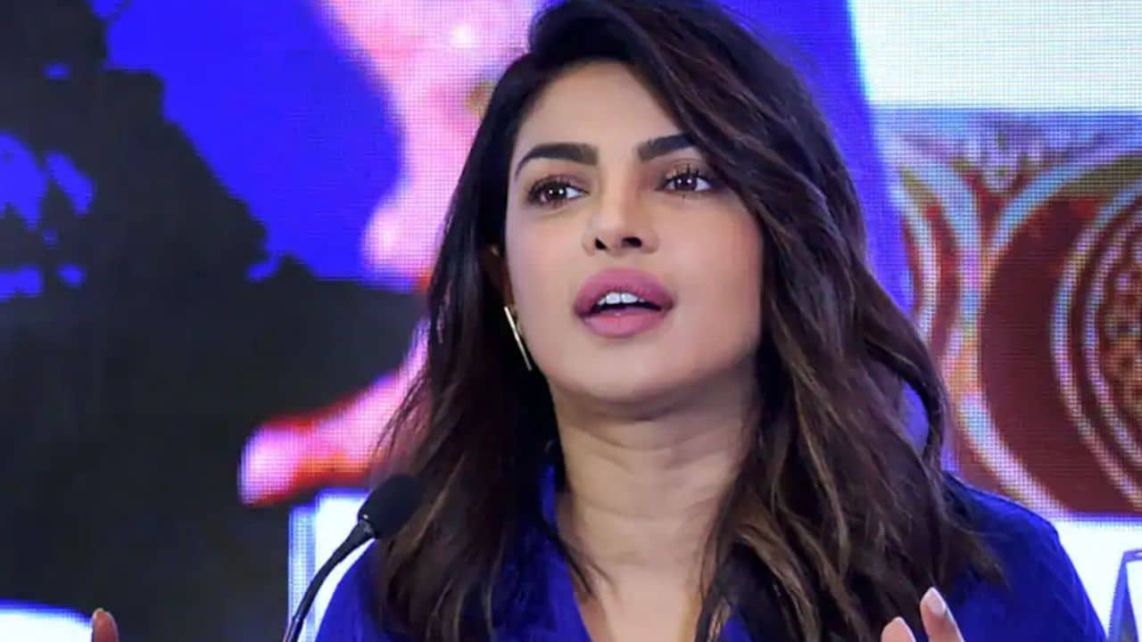 যাচ্ছেতাই কাণ্ড! আলমারিতে লুকিয়ে প্রিয়াঙ্কার প্রেমিক, হঠাৎই ঘরে হাজির...