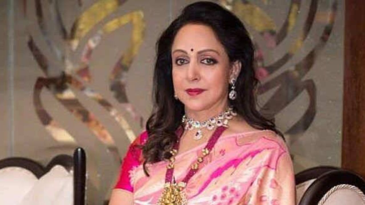 ধর্মেন্দ্র নন, এই অভিনেতার সঙ্গেই বিয়ে হয়ে যাচ্ছিল হেমার, তারপর যা ঘটে... ধর্মেন্দ্র নন, এই অভিনেতার সঙ্গেই বিয়ে হয়ে যাচ্ছিল হেমার, তারপর যা ঘটে...