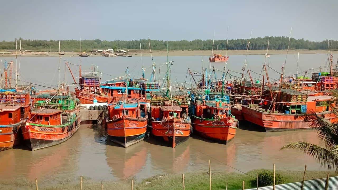 Digha Shankarpur: শঙ্করপুরে ইলিশ ধরতে গিয়ে সাক্ষাৎ যমের দর্শন! মোহানায় সাংঘাতিক কাণ্ড! Digha Shankarpur: শঙ্করপুরে ইলিশ ধরতে গিয়ে সাক্ষাৎ যমের দর্শন! মোহানায় সাংঘাতিক কাণ্ড!