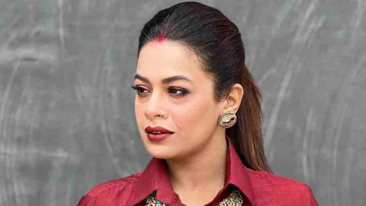 '... বেরিয়ে এলাম', অনুভূতির কথা জানাতেই ইমনকে তুমুল তুলোধনা! বাধ্য হয়েই... '... বেরিয়ে এলাম', অনুভূতির কথা জানাতেই ইমনকে তুমুল তুলোধনা! বাধ্য হয়েই...