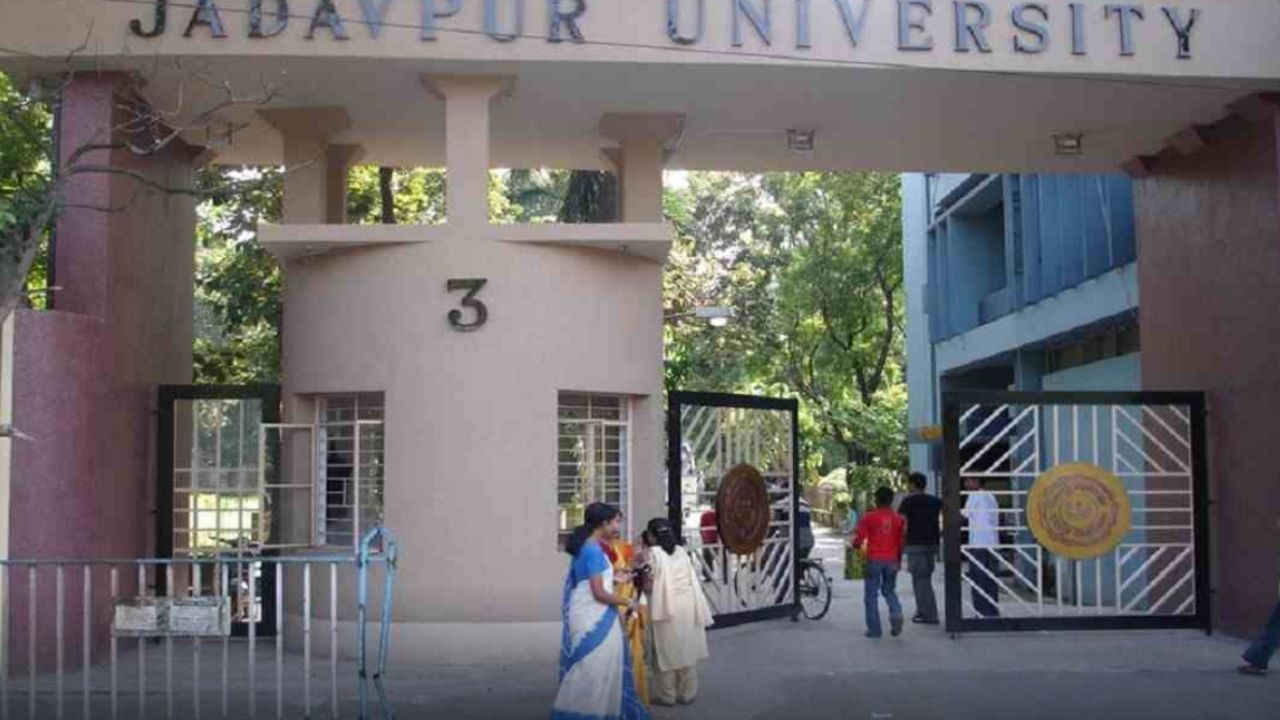 Jadavpur University: যাদবপুরের হস্টেলে ফের জুলুম! চুরির 'মুচলেকা' দিতে বাধ্য করার অভিযোগ, গুরুতর অসুস্থ ছাত্র