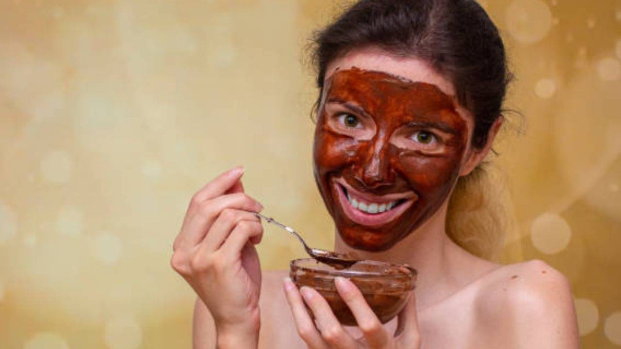 Chocolate Face Mask: ব্রণ সরে গিয়ে ত্বক হবে উজ্জ্বল, চকোলেট দিয়ে বাড়িতেই তৈরি করুন ফেসমাস্ক
