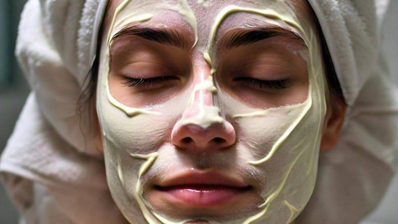 Besan Facepack Tips: মুখ উজ্জ্বল করতে বেসনের ফেসপ্যাক লাগান? এই ভুলগুলি করলেই বিপদ!