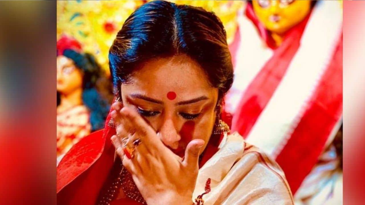 গো-মাংস রান্না বিতর্কের জের, বড় ক্ষতির মুখে সুদীপা চট্টোপাধ্যায়?