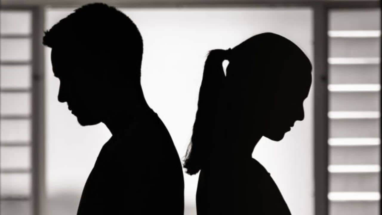 যিশু-নীলাঞ্জনা নয়, টলিপাড়ার পাওয়ার কাপলের ঘরেও পরকীয়ার গন্ধ?