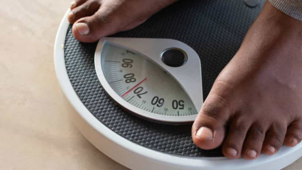 Weight Check: দিনের কোন সঠিক ওজন মাপলে সঠিক উত্তর মিলবে? রইল টিপস Weight Check: দিনের কোন সঠিক ওজন মাপলে সঠিক উত্তর মিলবে? রইল টিপস