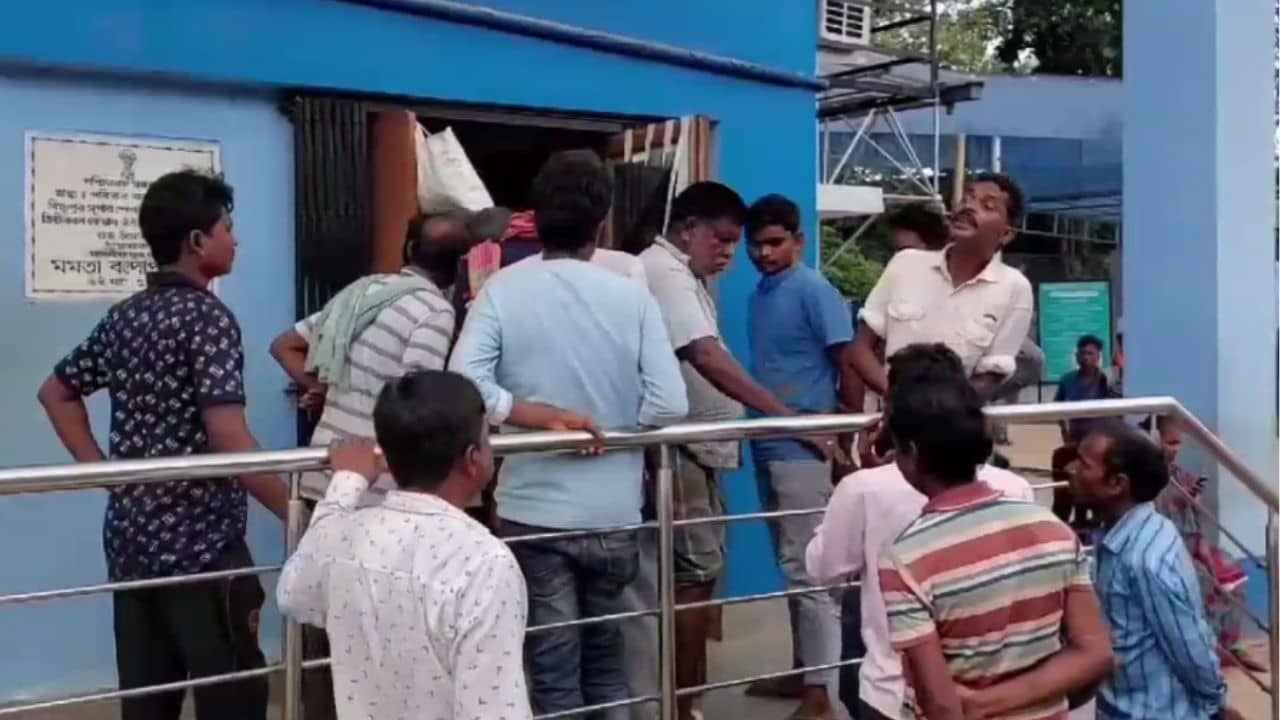 Accident: রক্ত দিয়ে ফেরার পথে প্রাণ হারালেন ২ জন