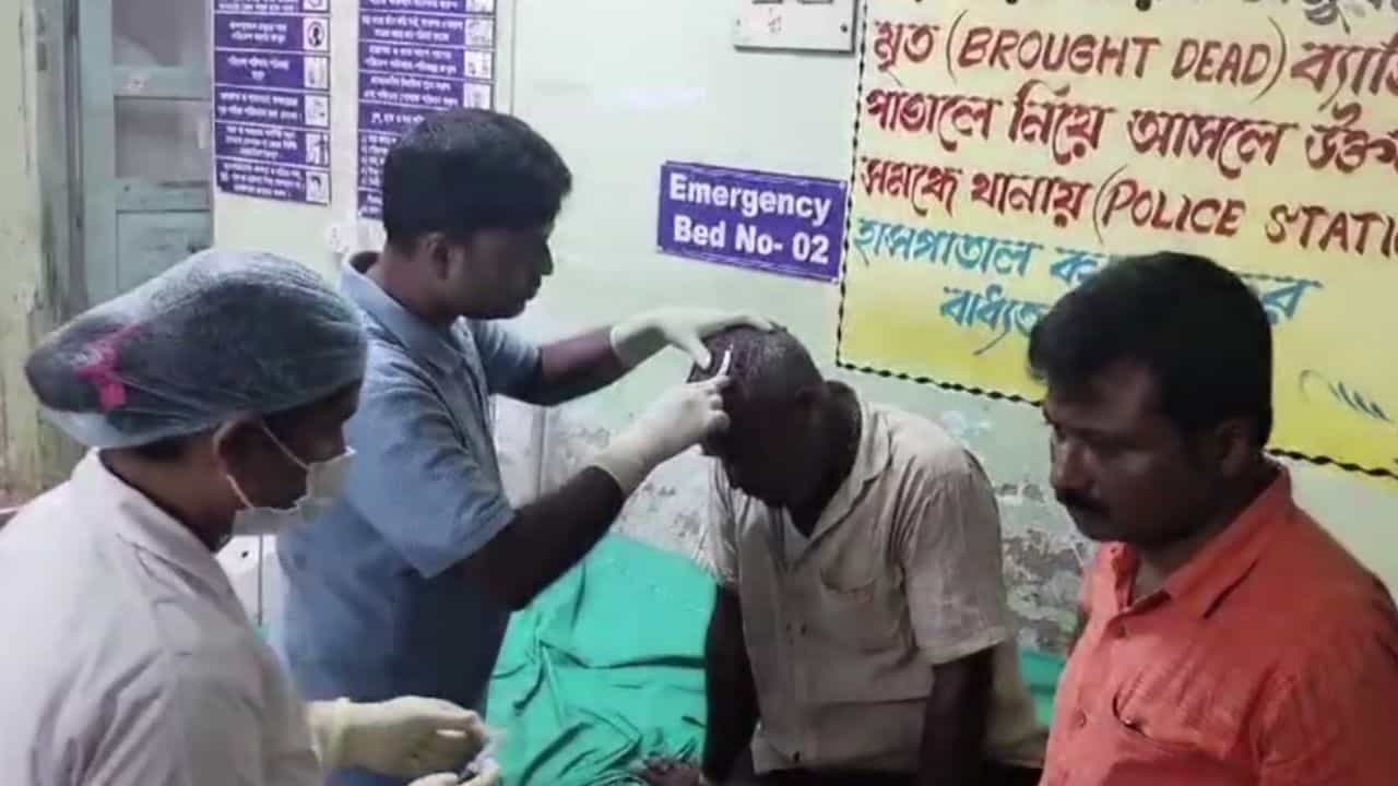 BJP: তুলকালাম বংশীহারী, আক্রান্ত ৫ থেকে ৬ জন বিজেপি কর্মী BJP: তুলকালাম বংশীহারী, আক্রান্ত ৫ থেকে ৬ জন বিজেপি কর্মী