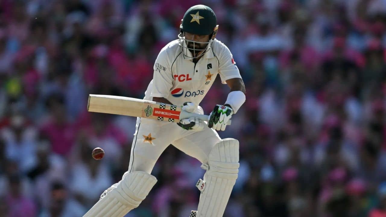 Babar Azam: শুরুতে ডাক, দ্বিতীয় ইনিংসে বাবর আজম চিচিং ফাঁক!