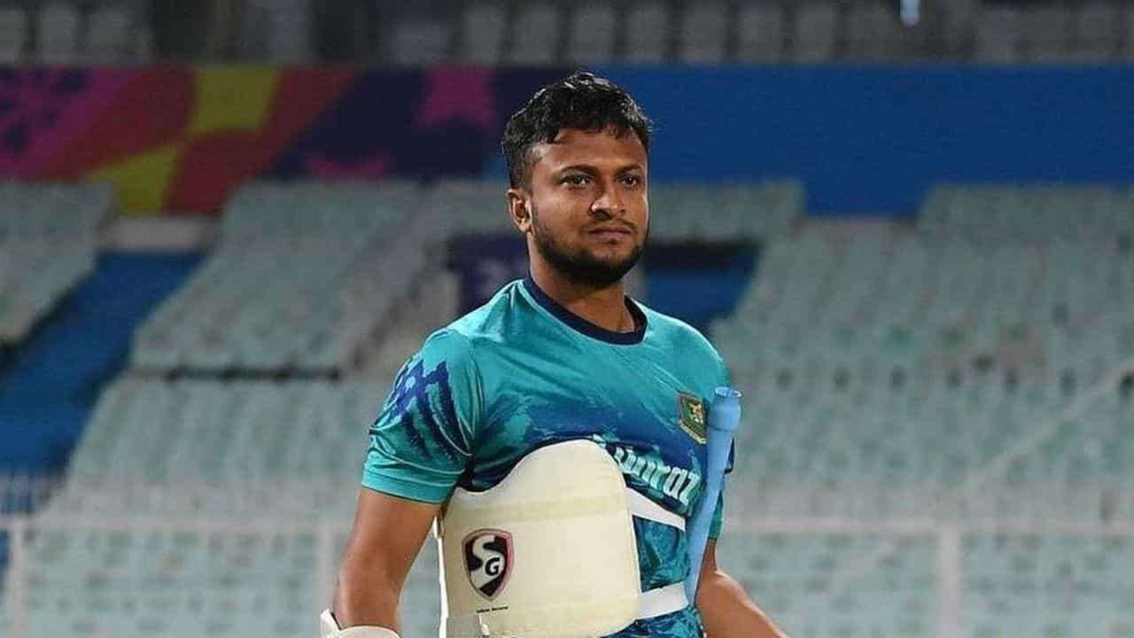Shakib Al Hasan: সাকিব আল হাসানের আন্তর্জাতিক কেরিয়ার নিয়ে বড় প্রশ্নচিহ্ন! Shakib Al Hasan: সাকিব আল হাসানের আন্তর্জাতিক কেরিয়ার নিয়ে বড় প্রশ্নচিহ্ন!