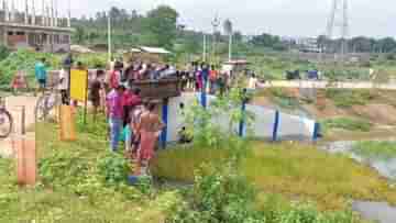 Bankura: ডুবেছে হেক্টরের পর হেক্টর জমি, জোট বেঁধে লালবাঁধের গার্ডওয়াল ভাঙছে চাষীরা, পুলিশ আসতেই তুমুল উত্তেজনা