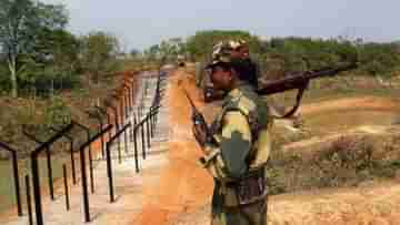 Bangladesh Border: এতদিন খোলা পড়ে ছিল বড় এলাকা, সীমান্তে বাংলাদেশিদের ভিড় বাড়তেই কাঁটাতার বসাতে কোমর বেঁধে নেমে পড়েছে প্রশাসন