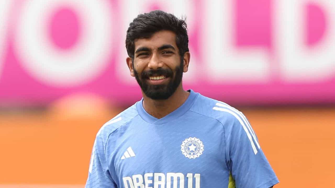 Jasprit Bumrah: বোলাররাই সেরা! ক্যাপ্টেন্সি নিয়ে জসপ্রীত বুমরার নানা যুক্তি Jasprit Bumrah: বোলাররাই সেরা! ক্যাপ্টেন্সি নিয়ে জসপ্রীত বুমরার নানা যুক্তি