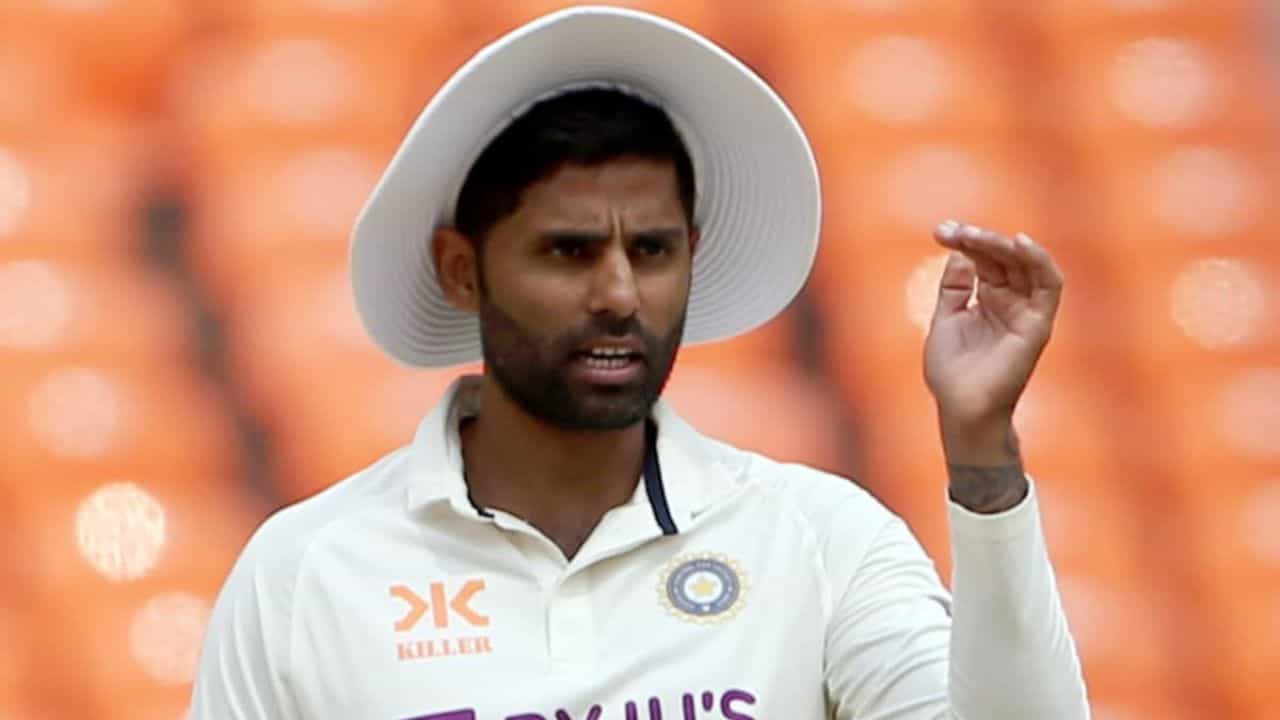 Suryakumar Yadav: স্পিনের জালে আটকে গেলেন সূর্যকুমার-শ্রেয়সরা Suryakumar Yadav: স্পিনের জালে আটকে গেলেন সূর্যকুমার-শ্রেয়সরা