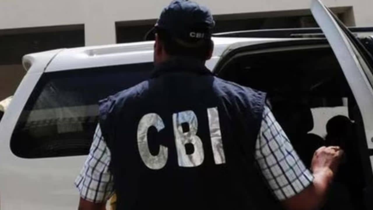 CBI raids: চাপ সৃষ্টি করত সহকর্মীরা, CBI তল্লাশির পরই মুখ খুলে চরম পদক্ষেপ