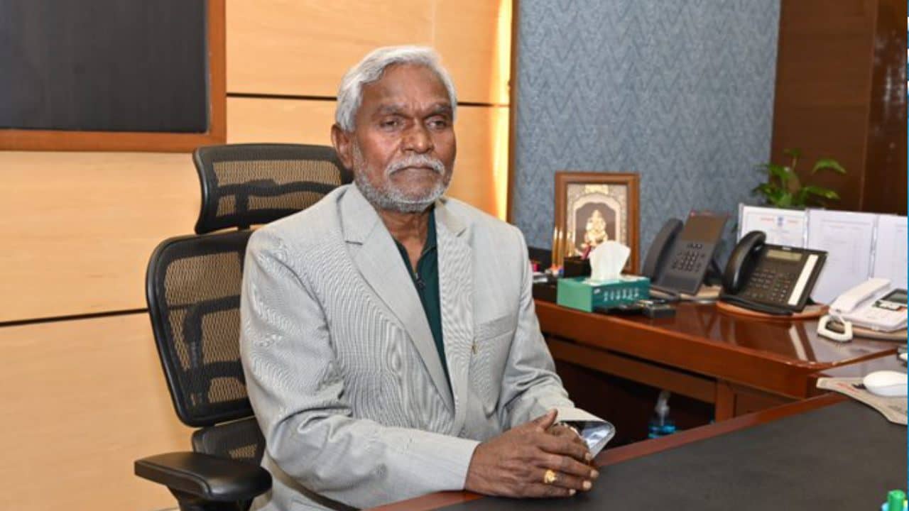 Champai Soren: ব্যথা শোনার কেউ নেই..., দুই দশকের বন্ধন ছিঁড়ে বিজেপিতে ঝাড়খণ্ডের বাঘ