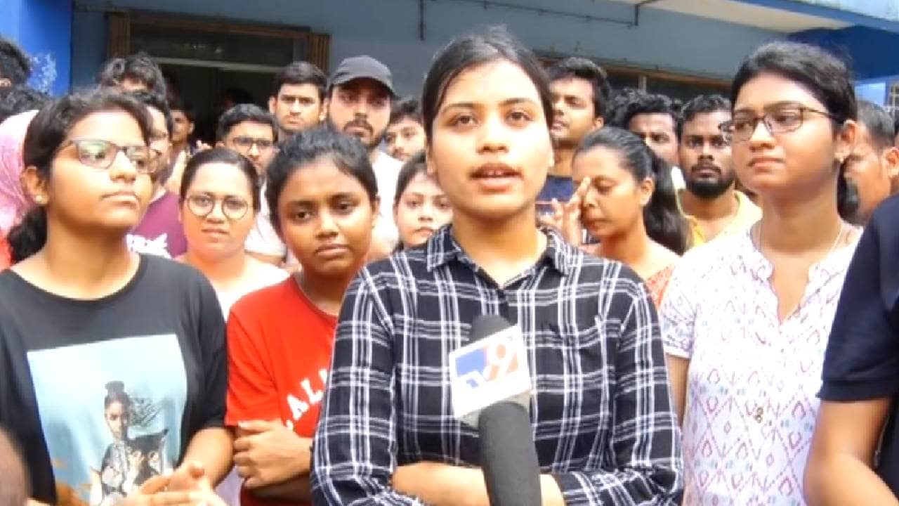 Burdwan Medical: সারা বাংলার চিকিৎসক জেগেছে, হুমকির মুখেও অনড় জুনিয়র ডাক্তাররা